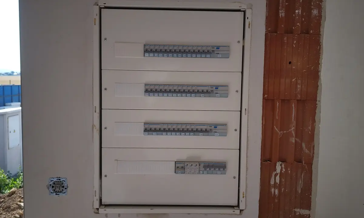 Elektrické rozvaděče 30