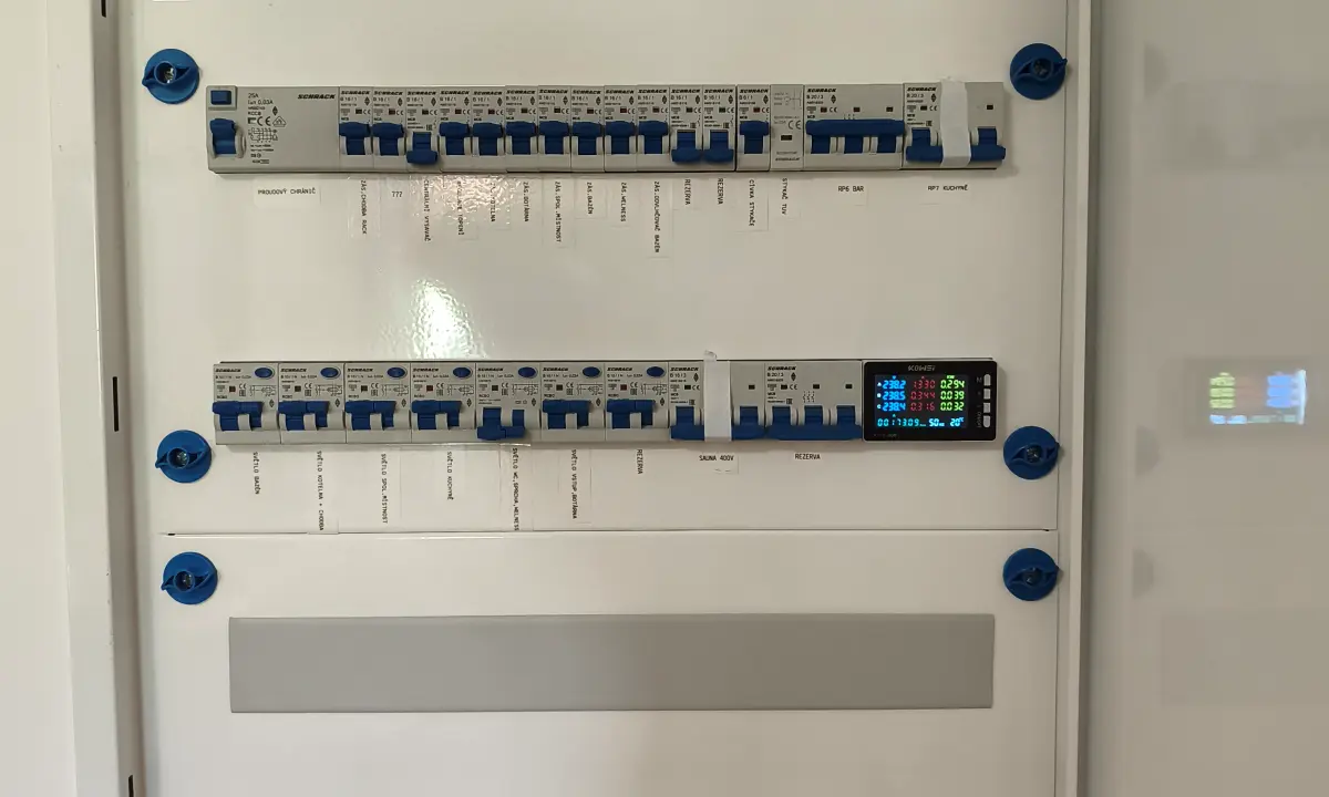 Elektrické rozvaděče 34